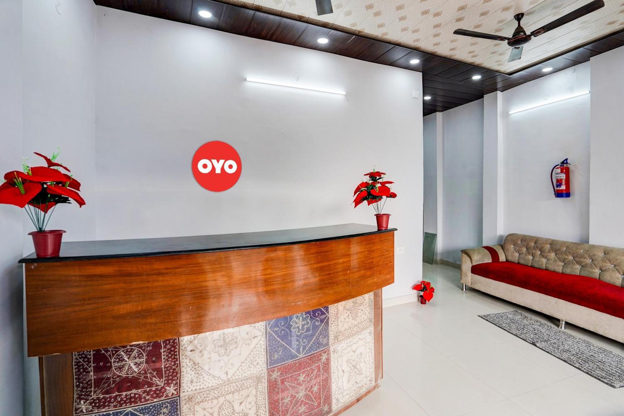 Oyo Flagship Evergreen Tower Hotel Ghaziabad Exterior foto